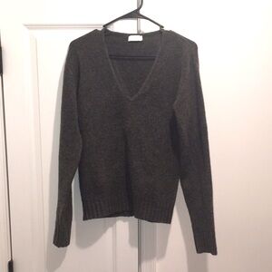 Meshki grey vneck woolen sweater size XS